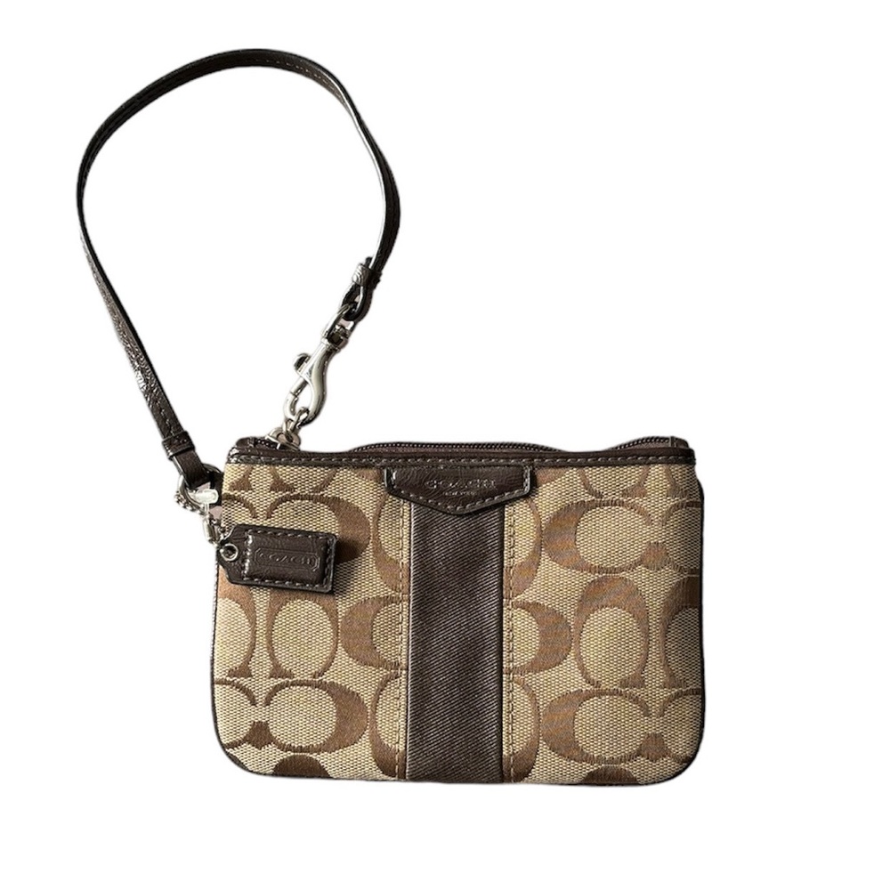 Coach Signature C Jacquard Print Classic Wrislet
Excellent overall condition